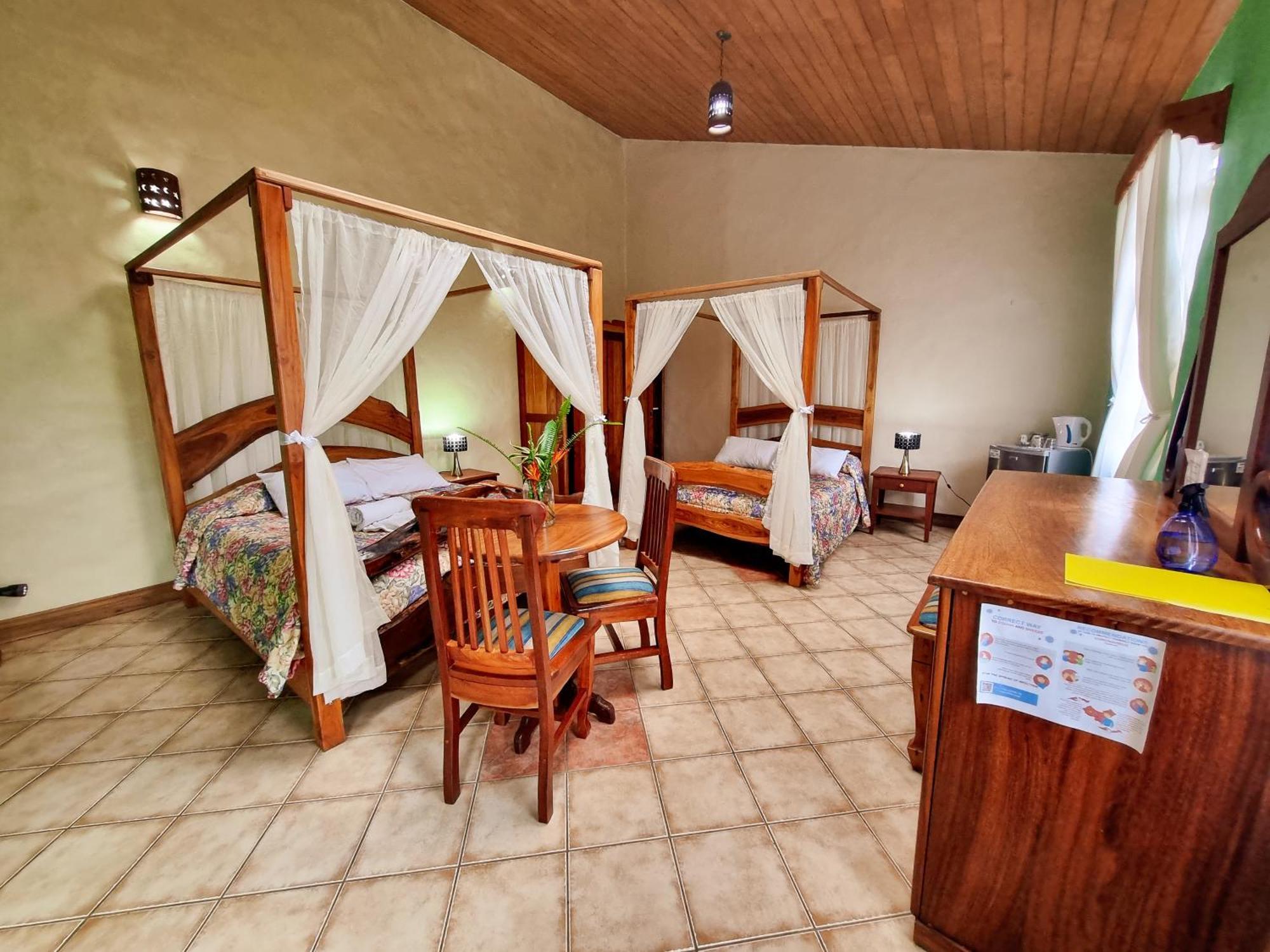 Hotel Claro De Luna Monteverde ภายนอก รูปภาพ