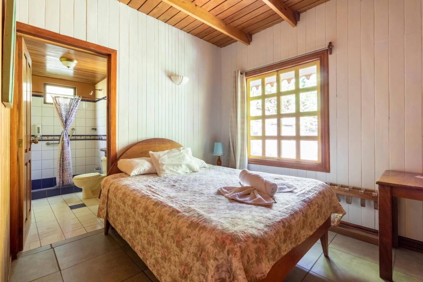 Hotel Claro De Luna Monteverde ภายนอก รูปภาพ