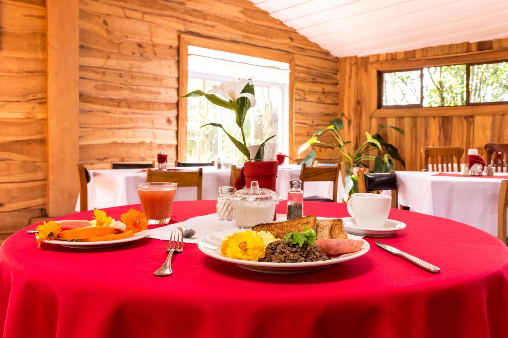 Hotel Claro De Luna Monteverde ภายนอก รูปภาพ